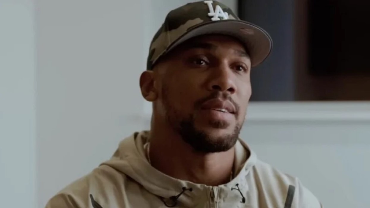 Joshua publikon një video prekëse për aksidentin e rëndë në të cilin humbi dy miqtë e tij