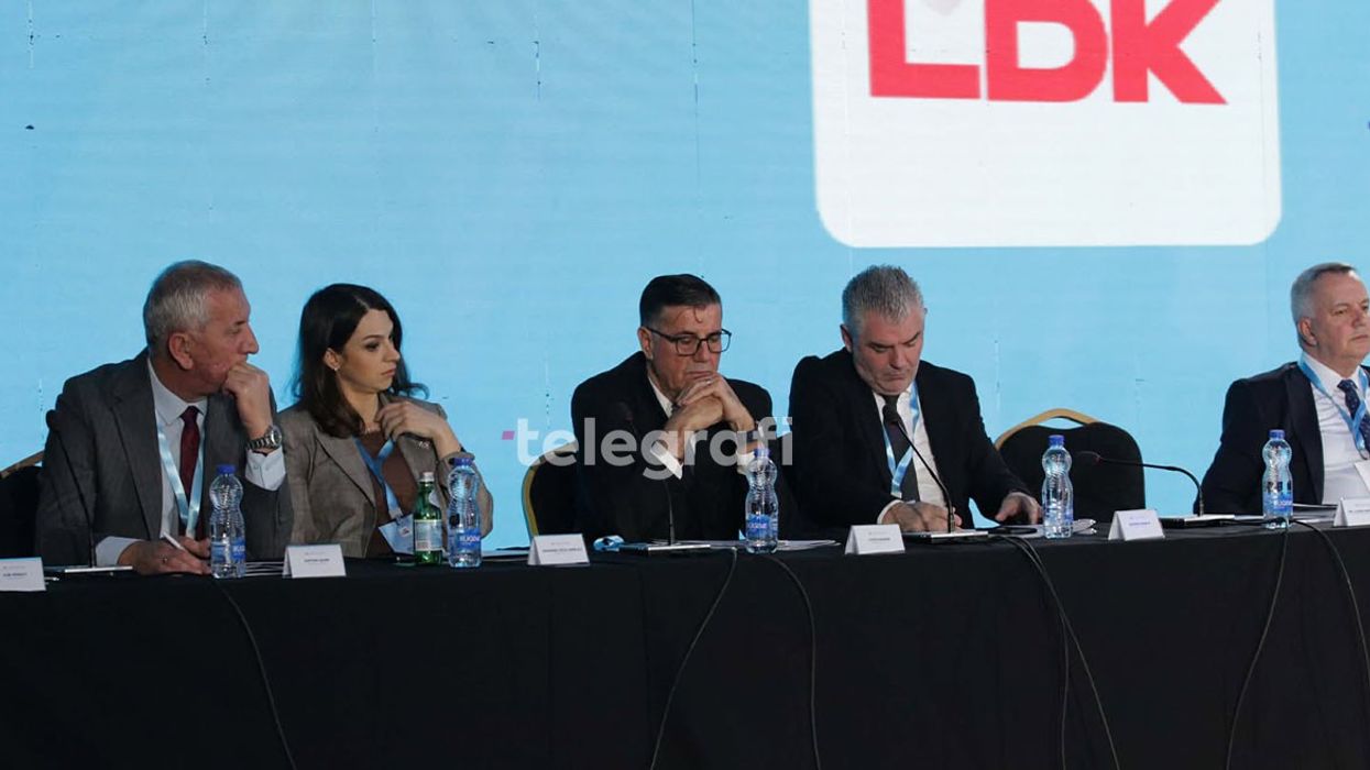 Haziri reagon për Kuvendin e LDK-së: Partia u takon anëtarëve, jo funksionarëve Haziri reagon për Kuvendin e LDK-së: Partia u takon anëtarëve, jo funksionarëve