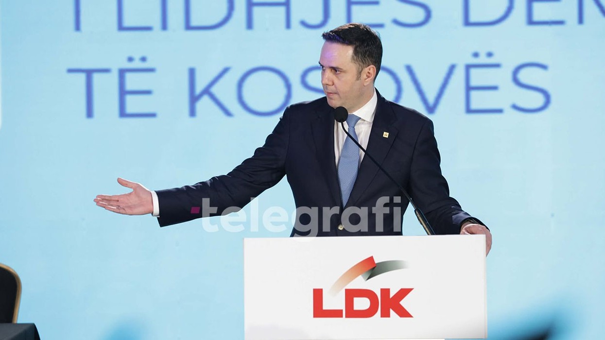 Pasi i mbijetoi votëbesimit, Abdixhiku fton kritikët të bashkohen pas tij