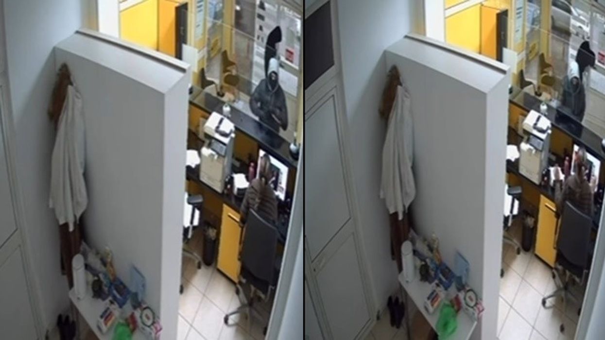 “Pasha Zotin s’kom ma” - pamjet e grabitjes në Pejë ku dy persona me thikë marrin paratë në një këmbimore “Pasha Zotin s’kom ma” - pamjet e grabitjes në Pejë ku dy persona me thikë marrin paratë në një këmbimore