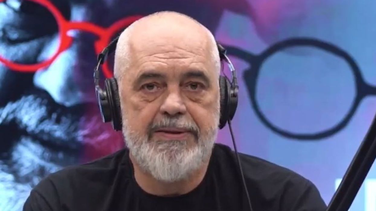 Rama reagon për herë të parë për zhvendosjes e kadastrës së Vlorës Rama reagon për herë të parë për zhvendosjes e kadastrës së Vlorës