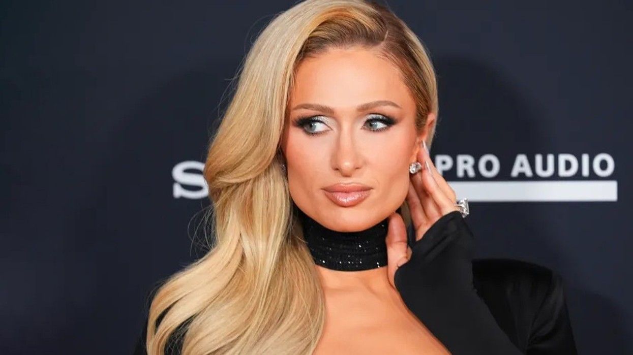Pa shumë fjalë: Paris Hilton tregoi pse quhet "ikonë e vërtetë e modës"