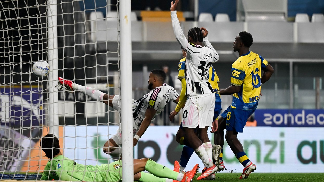 Juventusi fiton bindshëm në Parma dhe ngjitet në vendin e katërt