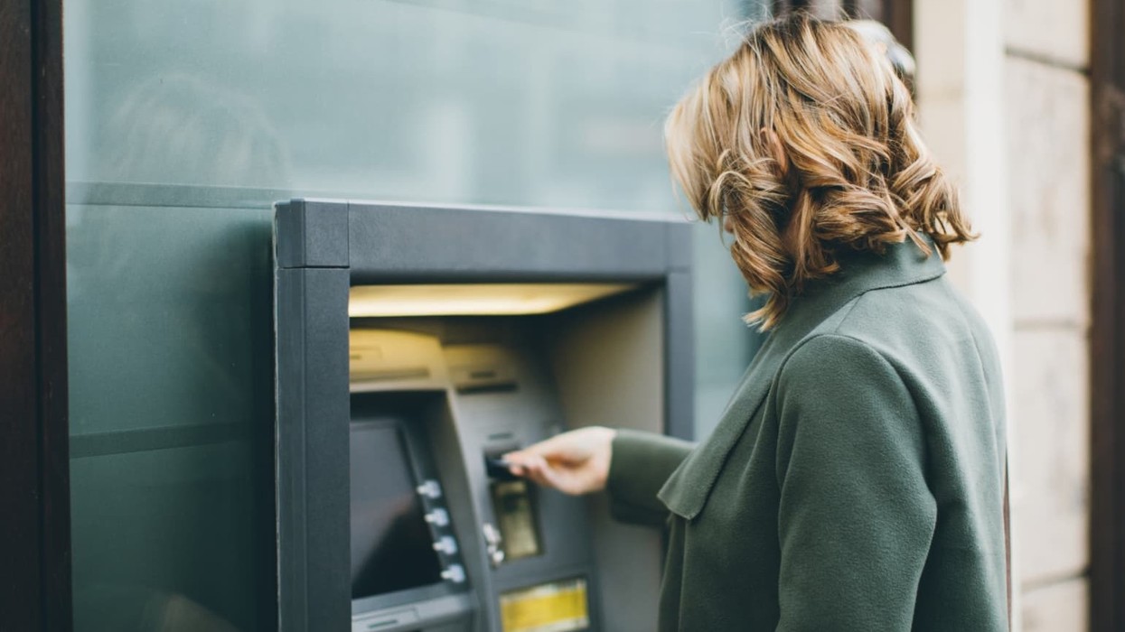 Borxhi në banka, mbi 600 milionë euro mbitërheqje nga qytetarët dhe bizneset