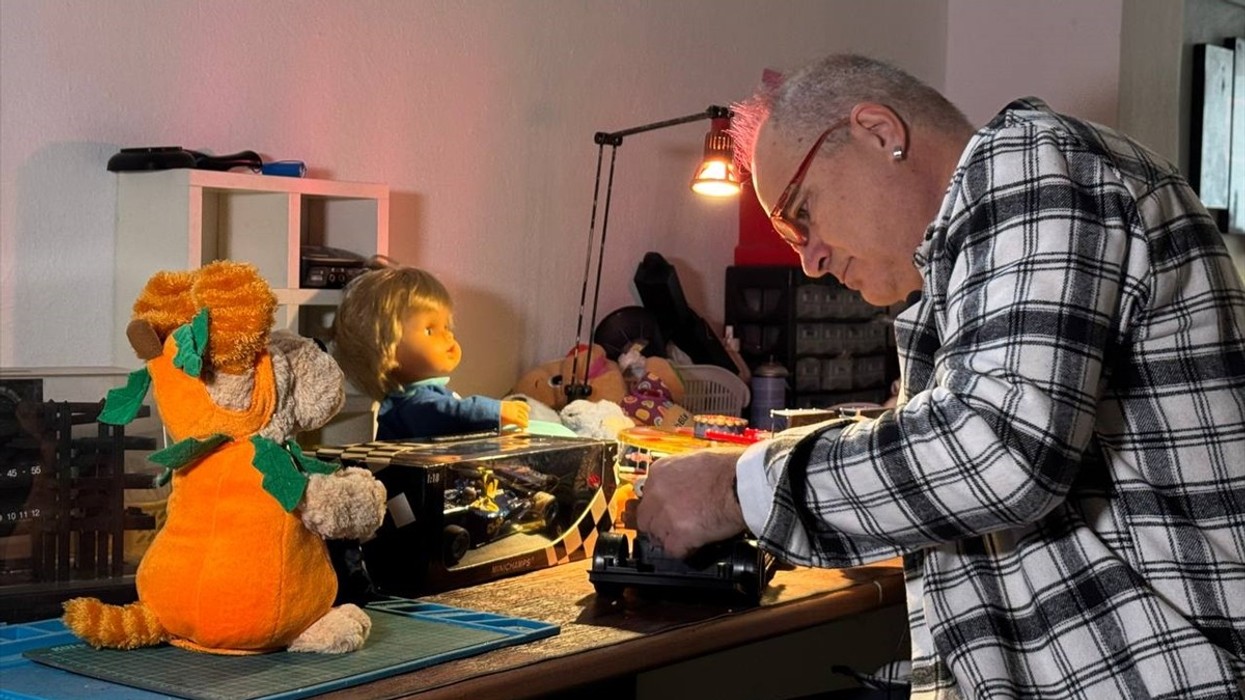 Inxhinieri turk në pension riparon lodrat e thyera