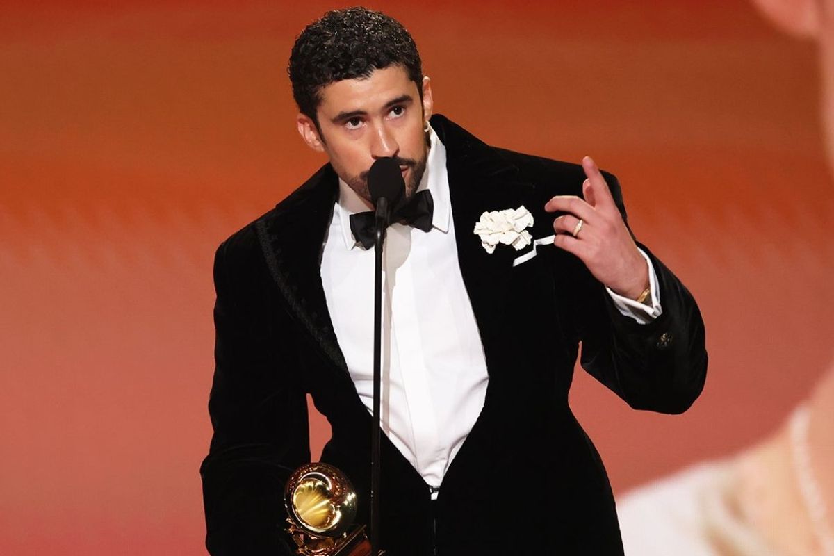 Bad Bunny bën histori në Grammy: i pari artist me album të plotë në spanjisht që fiton “Albumi i vitit” Bad Bunny bën histori në Grammy: i pari artist me album të plotë në spanjisht që fiton “Albumi i vitit”