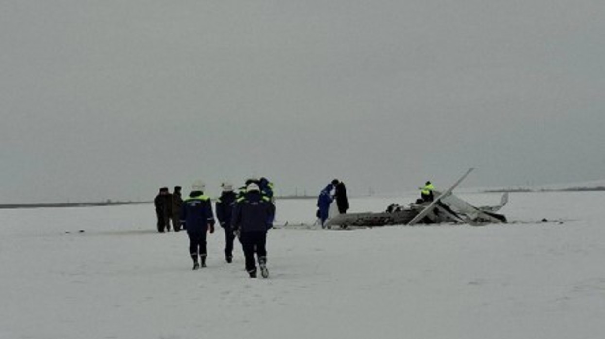 Tre të vdekur nga rrëzimi i një aeroplani stërvitor në rajonin Orenburg të Rusisë