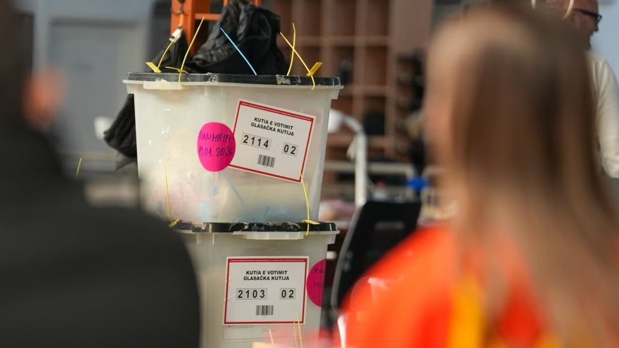 Refuzohet paraburgimi për 10 të pandehur në rastin e falsifikimit të votave në Mitrovicë