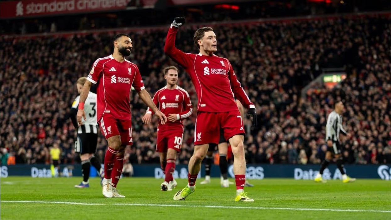 Carragher me lëvdata për Wirtz, e krahason me legjenda të Ligës Premier