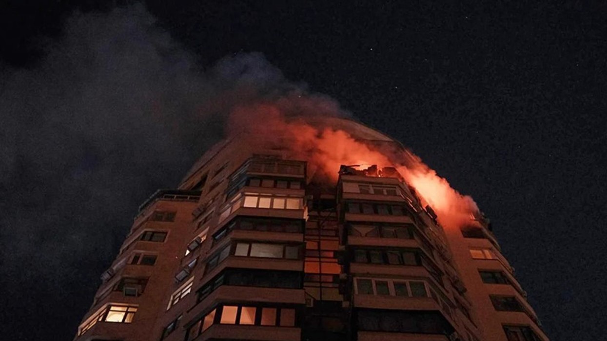 Rusia nis një nga sulmet më të mëdha të luftës në Ukrainë - një ditë para bisedimeve të paqes të ndërmjetësuara nga SHBA