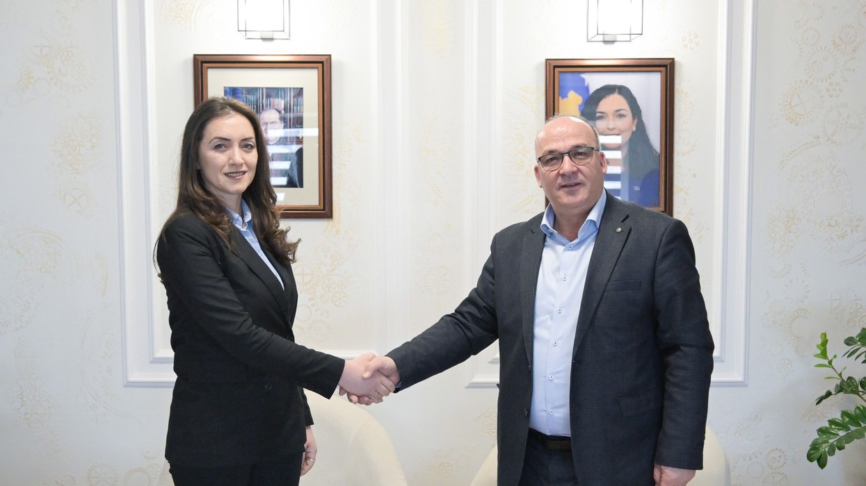 Valbona Ibishi-Azemi emërohet drejtoreshë e Kulturës, Rinisë dhe Sportit në Podujevë