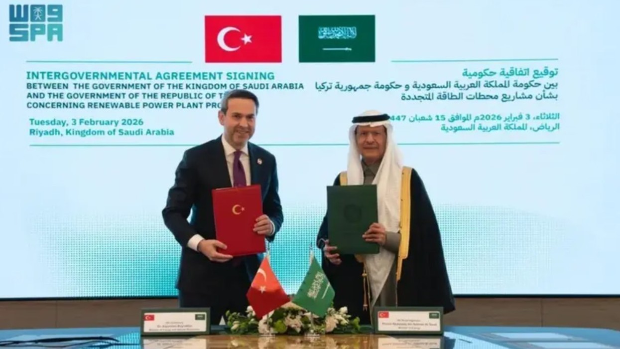Arabia Saudite do të investojë 2 miliardë dollarë në projektet solare të Turqisë