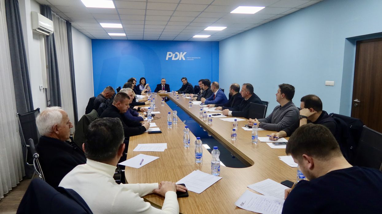 PDK mbështet marshin “Drejtësi, jo politikë!”, nis mobilizimin për 17 shkurt PDK mbështet marshin “Drejtësi, jo politikë!”, nis mobilizimin për 17 shkurt