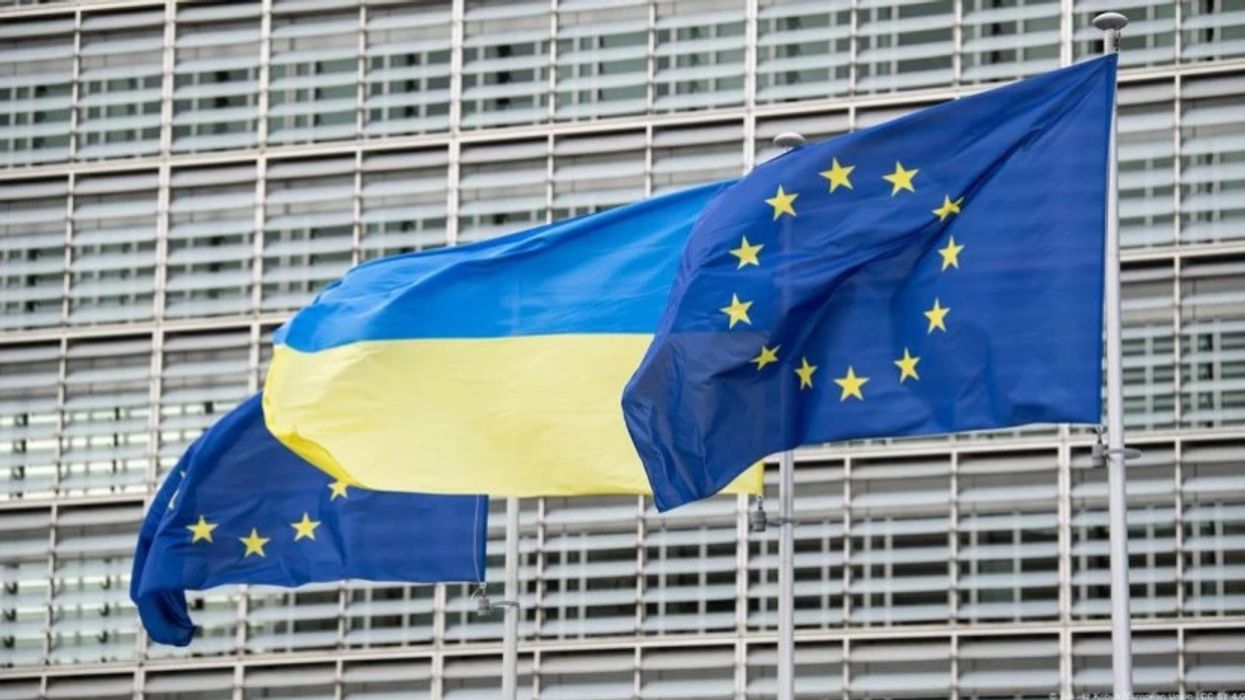 Vendet e BE-së nënshkruajnë marrëveshje për një kredi prej 90 miliardë eurosh për Ukrainën, të financuar përmes borxhit të përbashkët Vendet e BE-së nënshkruajnë marrëveshje për një kredi prej 90 miliardë eurosh për Ukrainën, të financuar përmes borxhit të përbashkët
