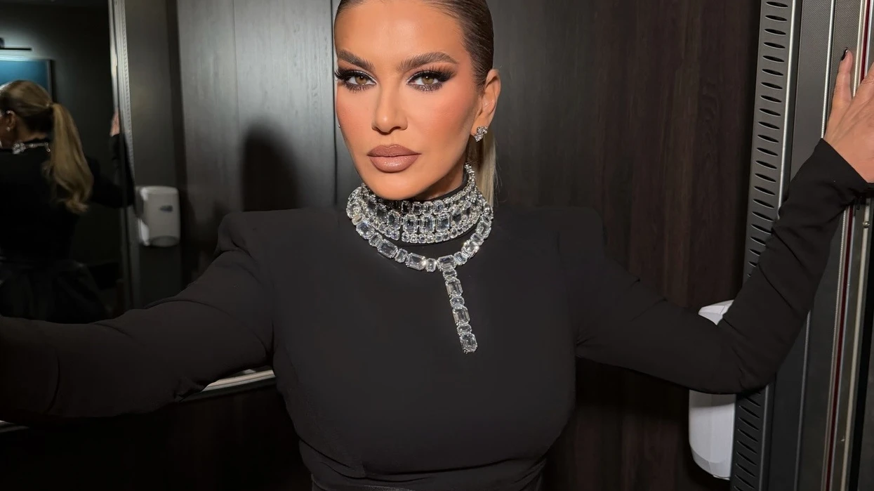 Leonora Jakupit 'ia thyejnë' hajnat shtëpinë