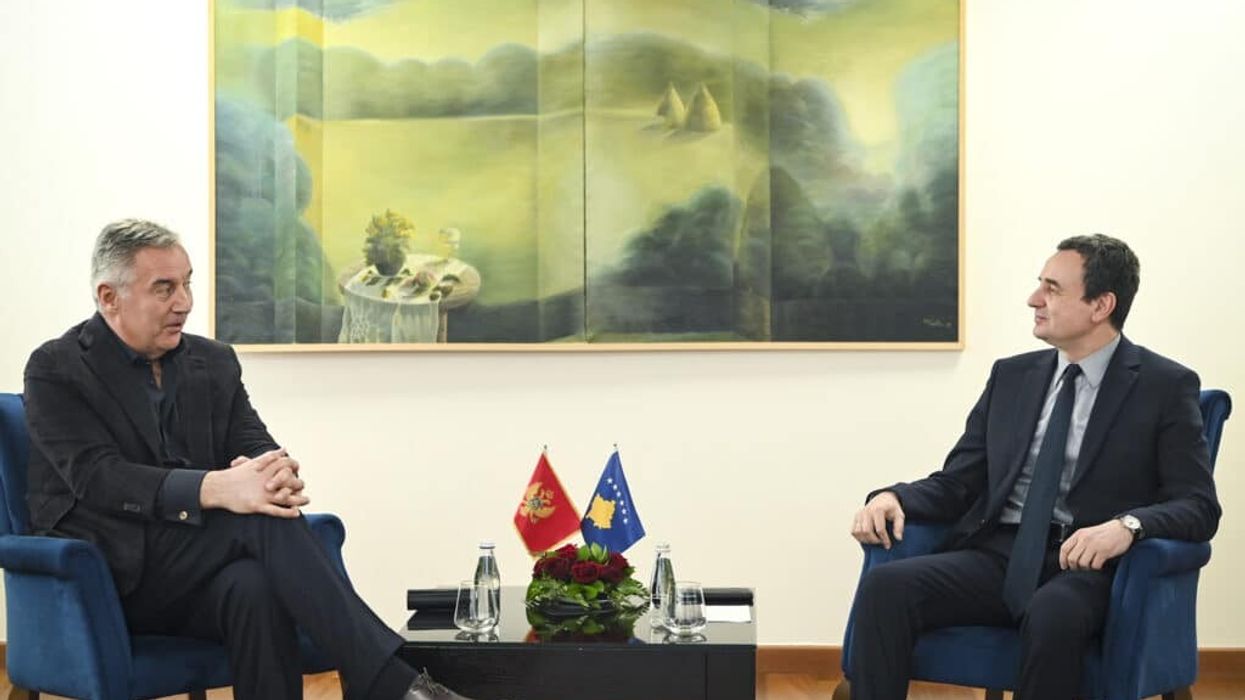 Kryeministri Kurti takoi ish-Presidentin e Malit të Zi, Millo Gjukanoviq Kryeministri Kurti takoi ish-Presidentin e Malit të Zi, Millo Gjukanoviq