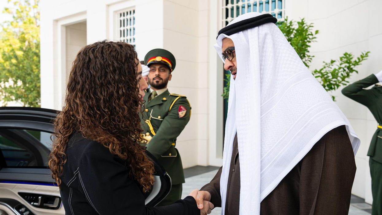 Osmani vazhdon vizitën në Emirate: Partneriteti Kosovë–EBA po thellohet Osmani vazhdon vizitën në Emirate: Partneriteti Kosovë–EBA po thellohet