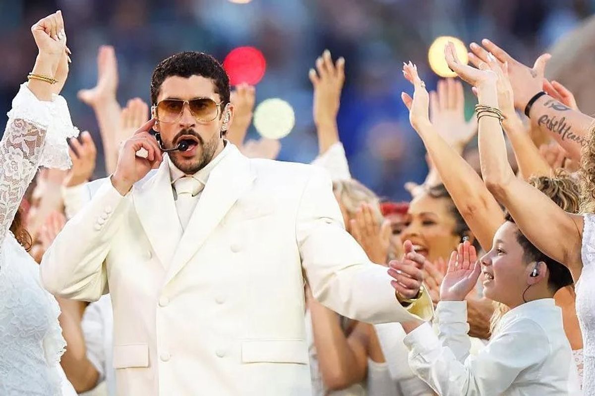 Bad Bunny sjell patriotizmin portorikan dhe mesazhin e unitetit në Super Bowl Bad Bunny sjell patriotizmin portorikan dhe mesazhin e unitetit në Super Bowl