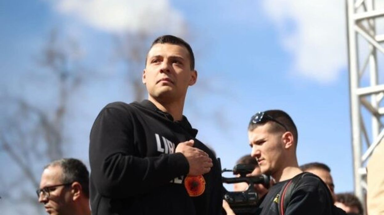 “Drejtësi, jo politikë”, djali i Hashim Thaçit bën thirrje për marshin e 17 shkurtit “Drejtësi, jo politikë”, djali i Hashim Thaçit bën thirrje për marshin e 17 shkurtit