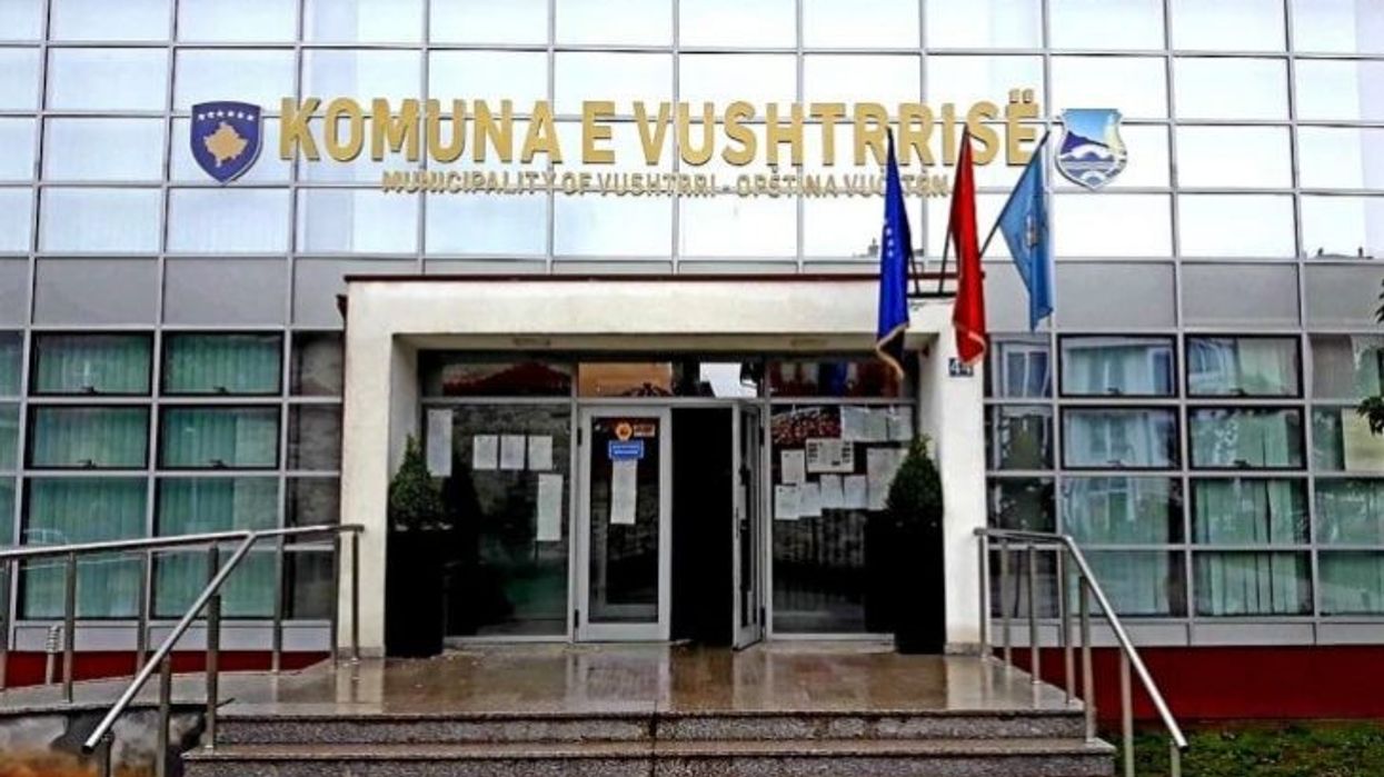 14 bursa për studentët nga Vushtrria që studiojnë në Universitetin e York-ut në Selanik 14 bursa për studentët nga Vushtrria që studiojnë në Universitetin e York-ut në Selanik