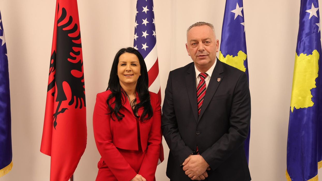 Laureta Zejnaj emërohet Drejtoreshë e Gjeodezisë dhe Kadastrës në Deçan Laureta Zejnaj emërohet Drejtoreshë e Gjeodezisë dhe Kadastrës në Deçan