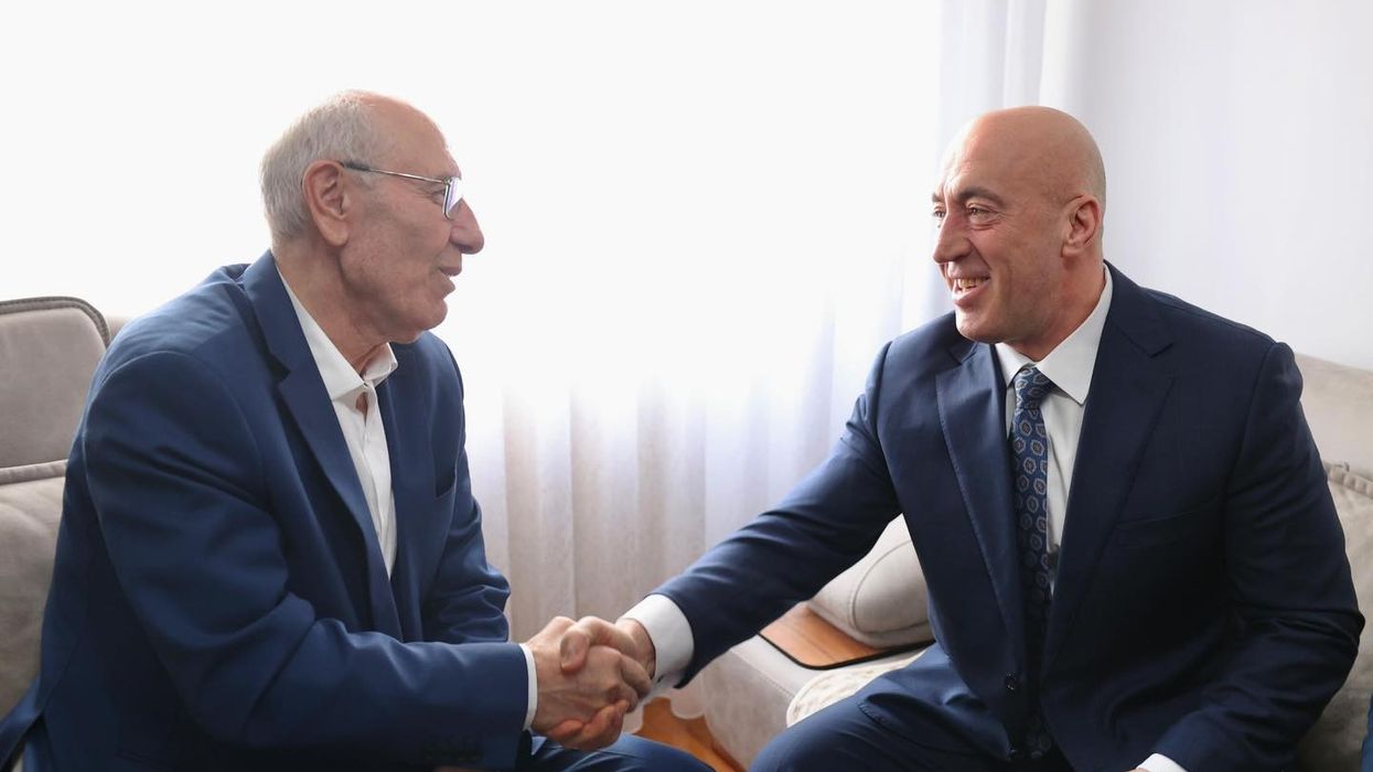 Haradinaj i shkon për vizitë Fadil Fazliut: I gëzohemi kthimit të tij në atdhe e po ashtu edhe të tjerëve Haradinaj i shkon për vizitë Fadil Fazliut: I gëzohemi kthimit të tij në atdhe e po ashtu edhe të tjerëve