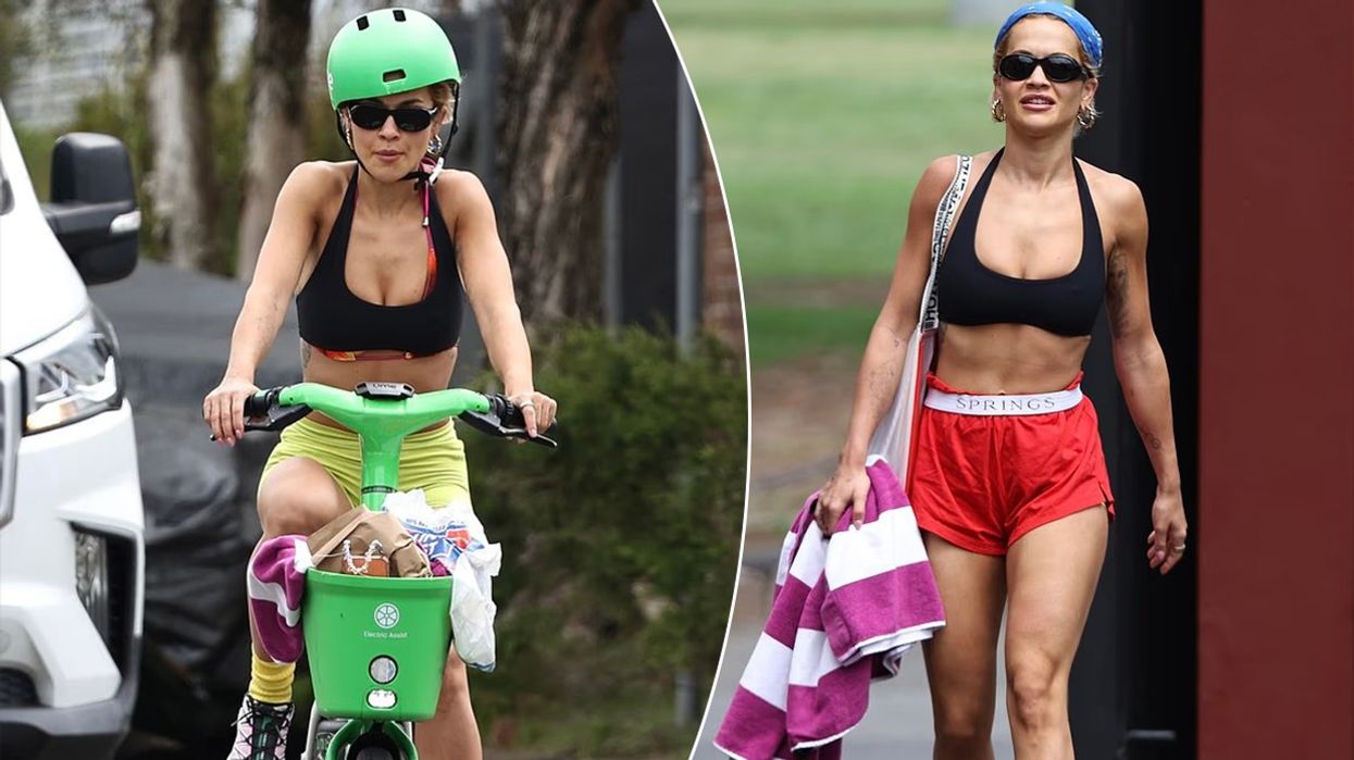Rita Ora shihet në top formë, ndërsa shijon një shëtitje me biçikletë në Sydney Rita Ora shihet në top formë, ndërsa shijon një shëtitje me biçikletë në Sydney