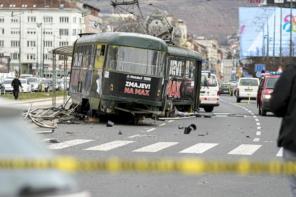 Tramvaji del nga shinat në Sarajevë, një i vdekur Tramvaji del nga shinat në Sarajevë, një i vdekur