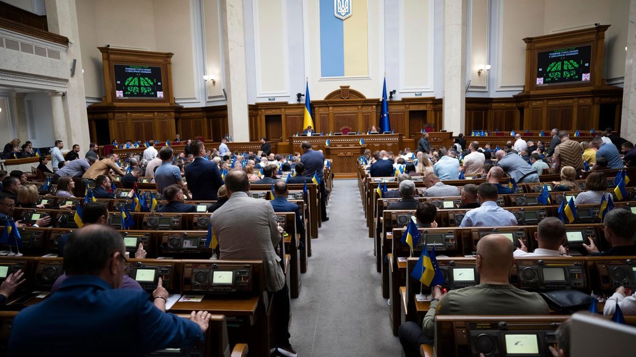 Helmim masiv i deputetëve ukrainas - autoritetet japin versionin e parë se si ndodhi Helmim masiv i deputetëve ukrainas - autoritetet japin versionin e parë se si ndodhi