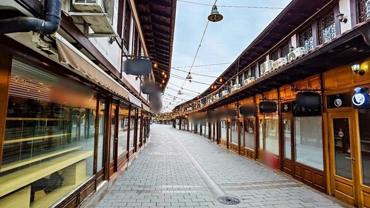 Prokuroria dhe Njësia e Krimeve Ekonomike me aksion në Çarshinë e Gjatë në Pejë - cak disa argjendari Prokuroria dhe Njësia e Krimeve Ekonomike me aksion në Çarshinë e Gjatë në Pejë - cak disa argjendari