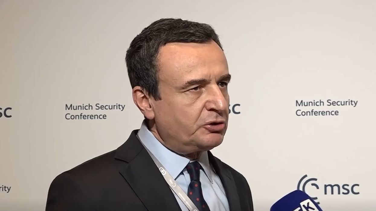 Kurti nga Mynihu: Investimet në polici dhe ushtri po e bëjnë Kosovën më të fortë dhe më të sigurt Kurti nga Mynihu: Investimet në polici dhe ushtri po e bëjnë Kosovën më të fortë dhe më të sigurt