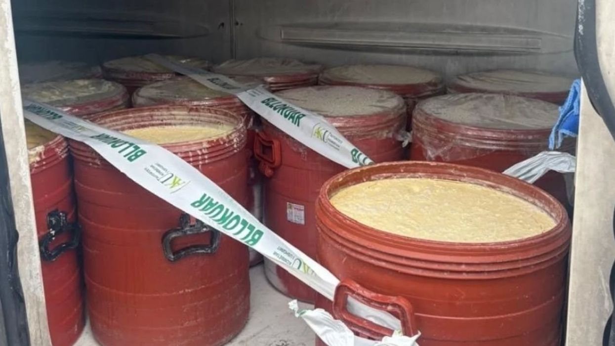 AKU në Fier bllokohen mijëra kg produkte qumështi, nga gjalpi te mocarela e pasigurt për konsum AKU në Fier bllokohen mijëra kg produkte qumështi, nga gjalpi te mocarela e pasigurt për konsum