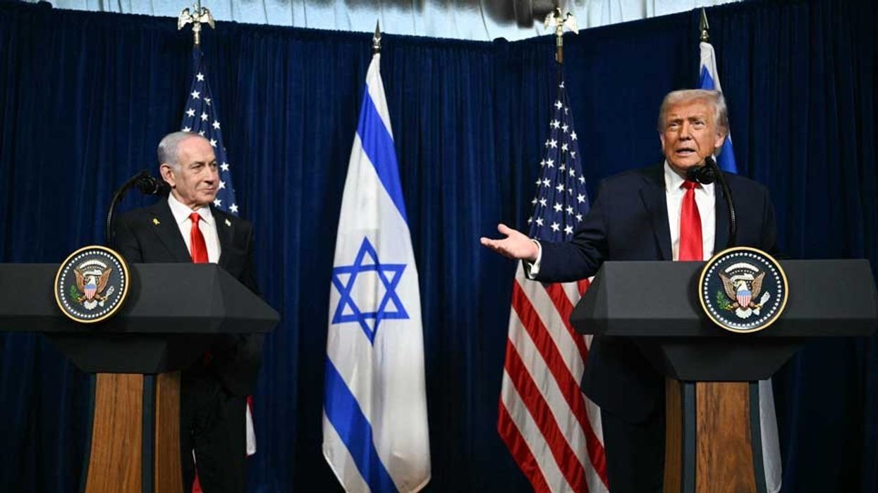 Trump dhe Netanyahu dakordohen që SHBA-të duhet të ushtrojnë presion mbi Iranin që të ulë shitjet e naftës në Kinë Trump dhe Netanyahu dakordohen që SHBA-të duhet të ushtrojnë presion mbi Iranin që të ulë shitjet e naftës në Kinë