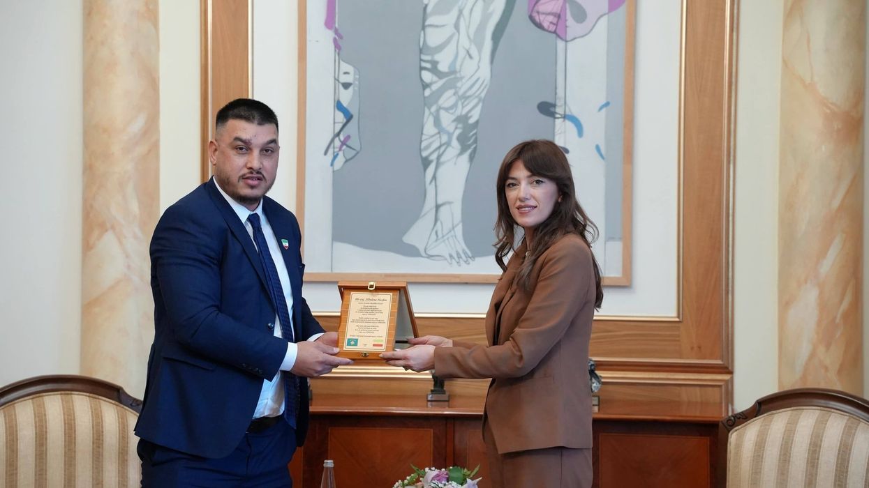 Përfaqësuesit e komunitetit ashkali takohen me kryetaren e Kuvendit Përfaqësuesit e komunitetit ashkali takohen me kryetaren e Kuvendit
