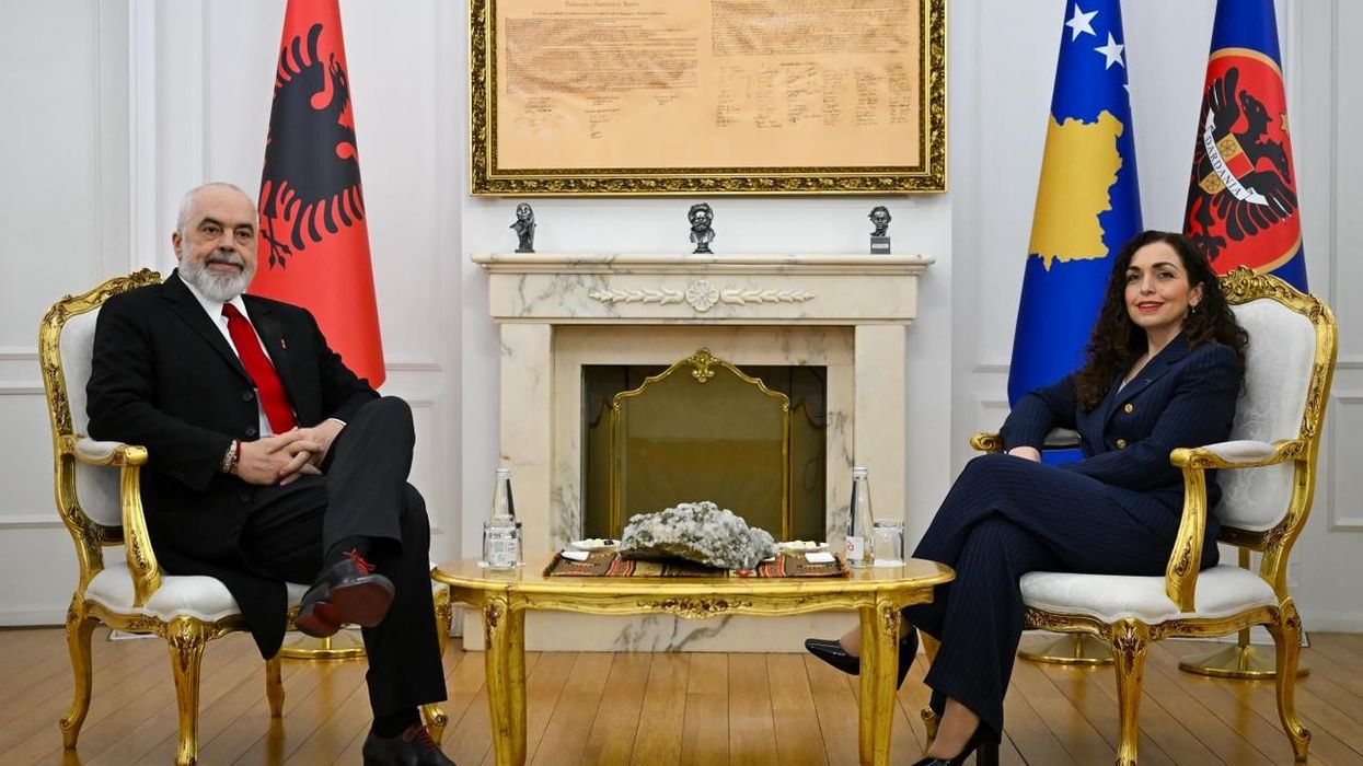 Osmani priti Kryeministrin Rama, fokus koordinimi Kosovë–Shqipëri dhe zhvillimet rajonale Osmani priti Kryeministrin Rama, fokus koordinimi Kosovë–Shqipëri dhe zhvillimet rajonale