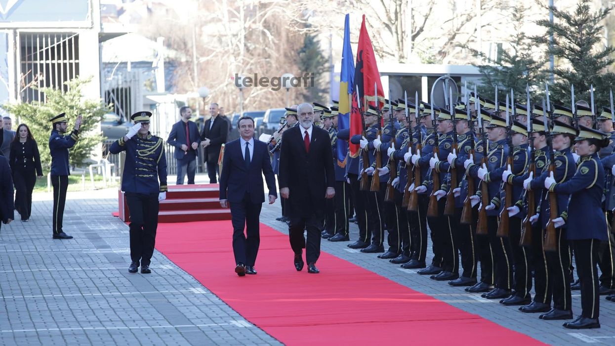 Kurti pret me ceremoni shtetërore kryeministrin Rama në Prishtinë Kurti pret me ceremoni shtetërore kryeministrin Rama në Prishtinë