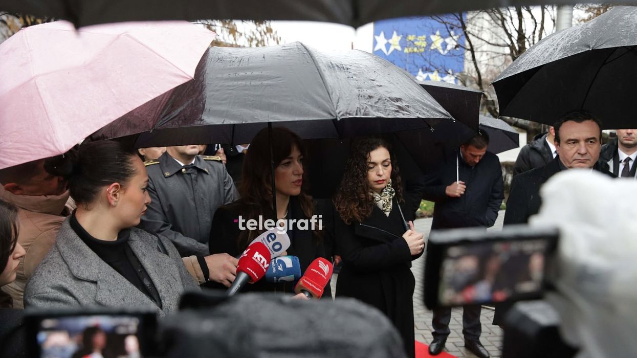 Haxhiu: Sot dhe çdo ditë tjetër nderojnë të gjithë ata që dhanë jetën për lirinë e Kosovës Haxhiu: Sot dhe çdo ditë tjetër nderojnë të gjithë ata që dhanë jetën për lirinë e Kosovës