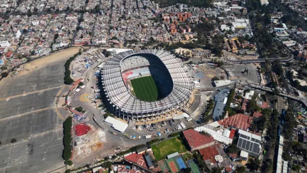Alarm para Kupës së Botës: Stadiumi nikoqir i ndeshjes hapëse është larg përfundimit Alarm para Kupës së Botës: Stadiumi nikoqir i ndeshjes hapëse është larg përfundimit