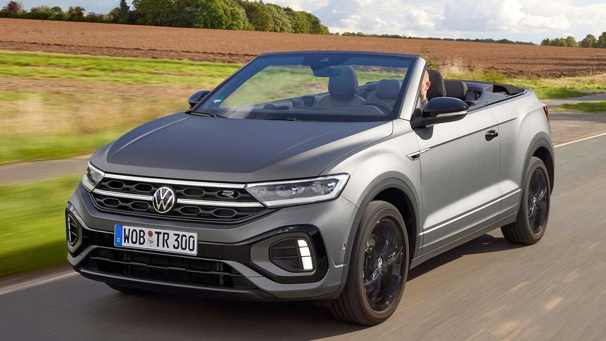 Volkswagen po shet një SUV kabriolet me ndërrues manual Volkswagen po shet një SUV kabriolet me ndërrues manual