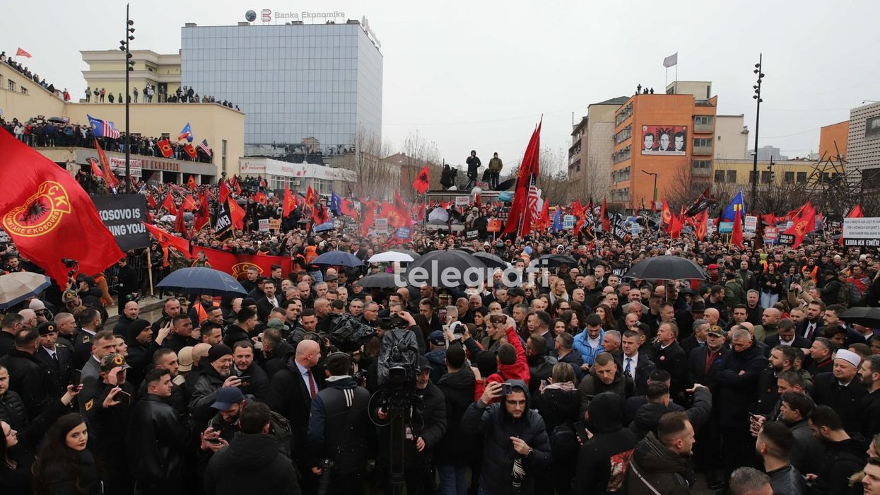 Përfundon marshi - nga sheshi “Skënderbeu” bëhet thirrje për drejtësi për ish-krerët e UÇK-së Përfundon marshi - nga sheshi “Skënderbeu” bëhet thirrje për drejtësi për ish-krerët e UÇK-së