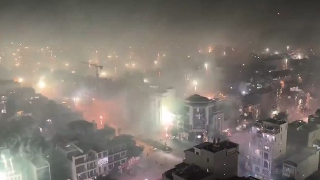 Qyteti i Thanh Hóa në Vietnam festoi Vitin e Ri tradicional me një spektakël madhështor fishekzjarrësh Qyteti i Thanh Hóa në Vietnam festoi Vitin e Ri tradicional me një spektakël madhështor fishekzjarrësh