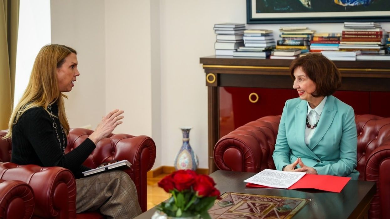 Siljanovska Davkova – Varnes: Partneriteti strategjik SHBA-Maqedoni dhe aleanca e NATO-s janë të rëndësishme për stabilitetin në kohë sfidash sigurie Siljanovska Davkova – Varnes: Partneriteti strategjik SHBA-Maqedoni dhe aleanca e NATO-s janë të rëndësishme për stabilitetin në kohë sfidash sigurie