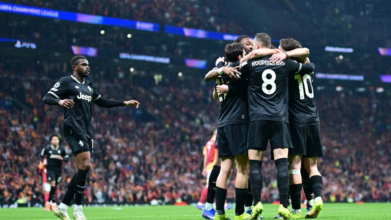 Juventusi dorëzon një ofertë për mbrojtësin që po shkëlqen në Ligën Premier Juventusi dorëzon një ofertë për mbrojtësin që po shkëlqen në Ligën Premier