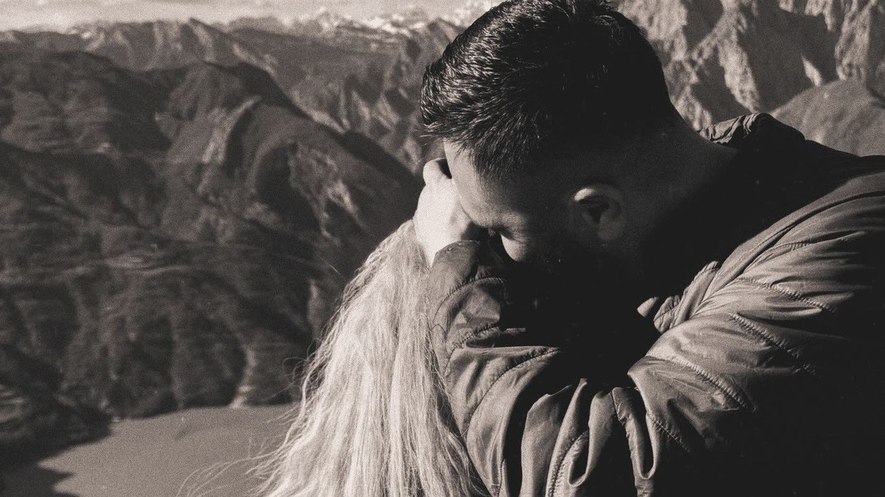 Bes Kallaku publikon për herë të parë fotografi me partneren e re