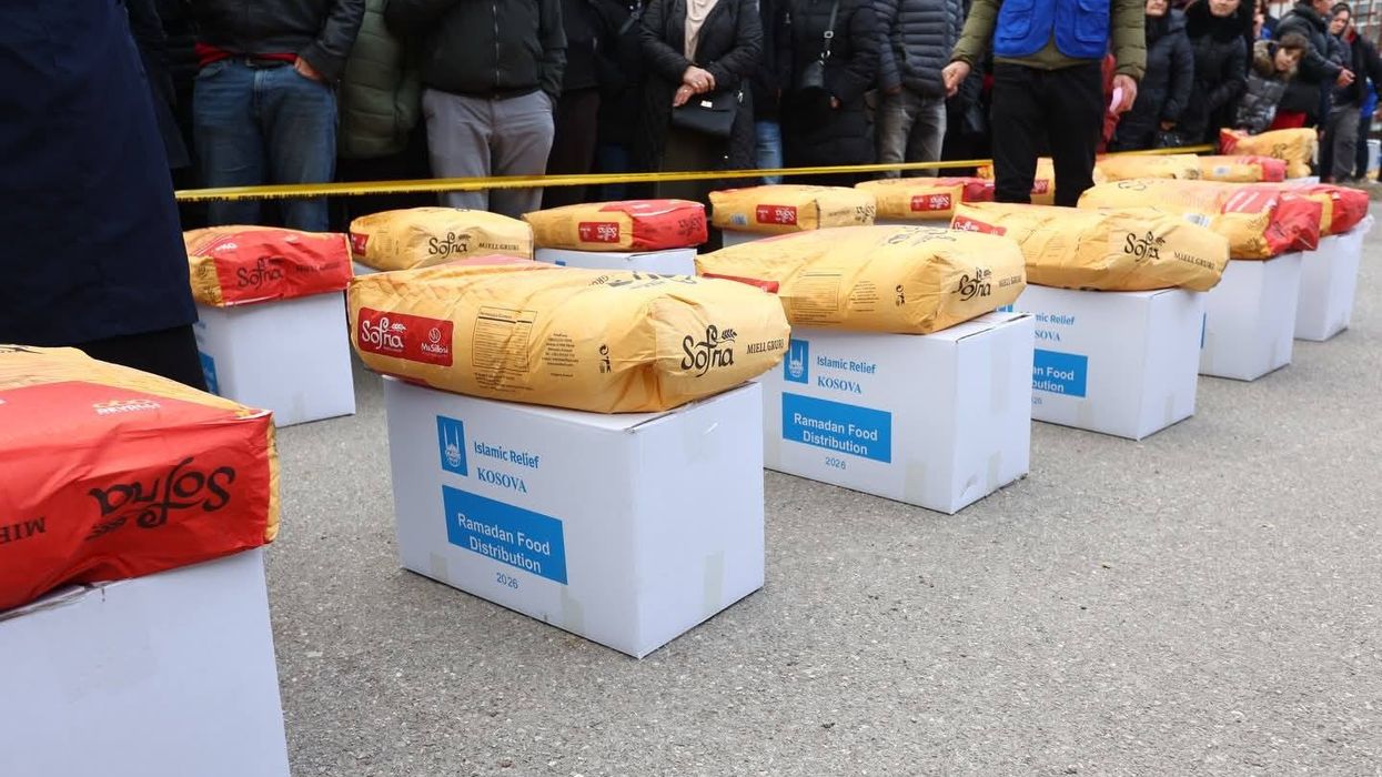 Komuna e Gjilanit shpërndan 350 pako ushqimore për familjet në nevojë Komuna e Gjilanit shpërndan 350 pako ushqimore për familjet në nevojë