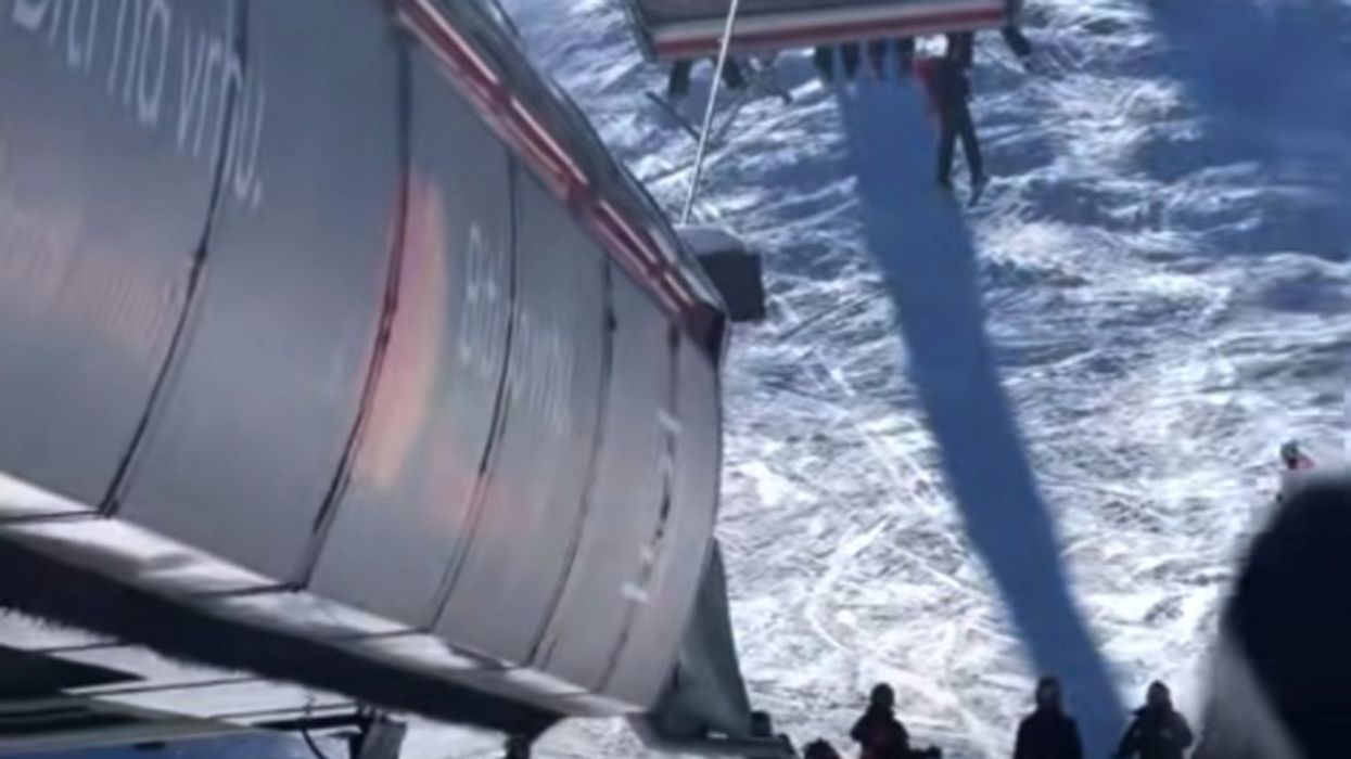 Rrëzohet nga teleferiku një fëmijë në Bosnje e Hercegovinës, i shpëton më të keqes Rrëzohet nga teleferiku një fëmijë në Bosnje e Hercegovinës, i shpëton më të keqes