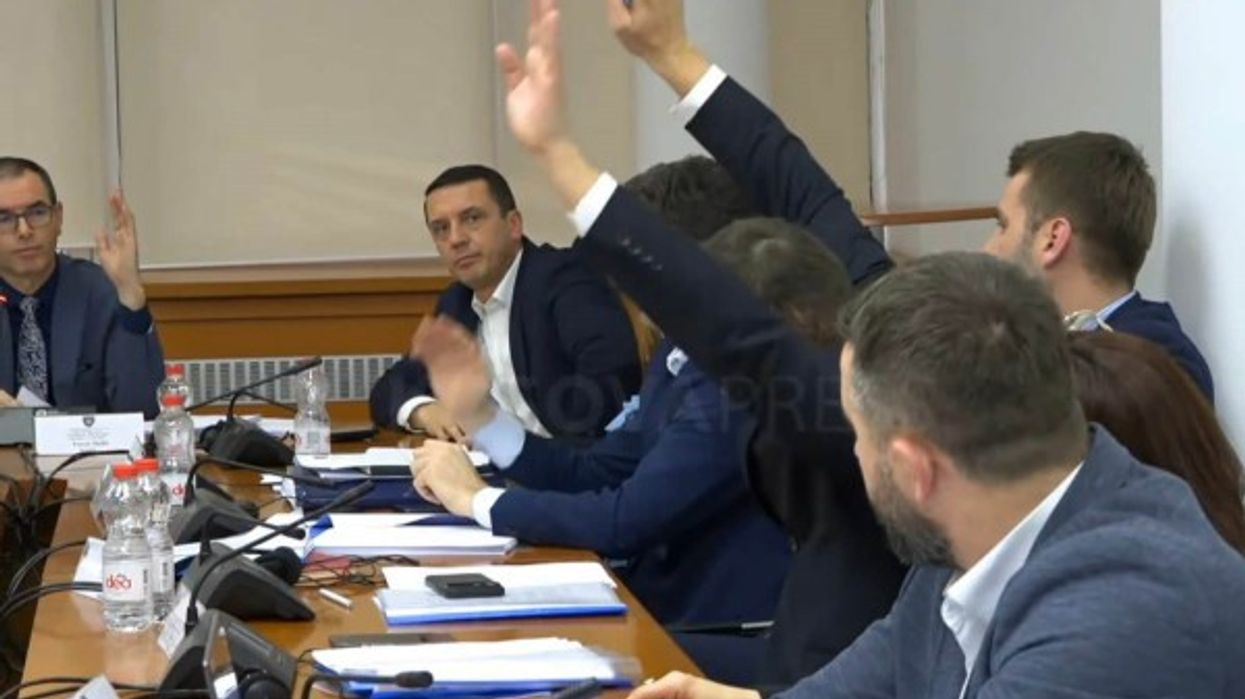 Komisioni për Buxhet dyfishon mbështetjen financiare për katërshen e UÇK-së në Hagë, kundër voton Geci Komisioni për Buxhet dyfishon mbështetjen financiare për katërshen e UÇK-së në Hagë, kundër voton Geci