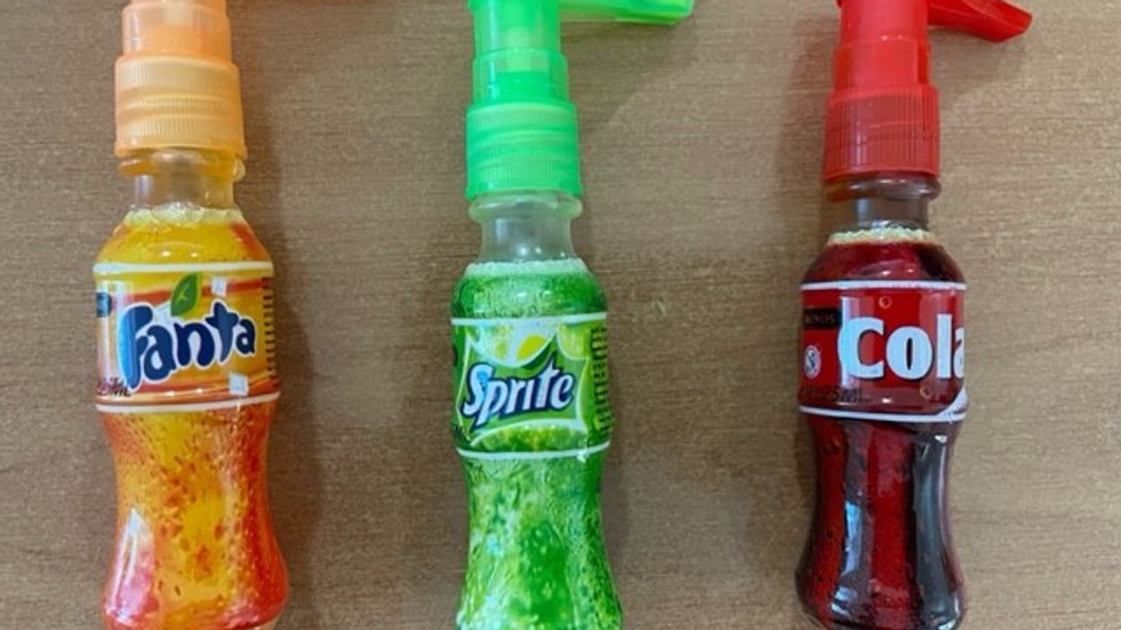 Dogana asgjëson mbi 146 mijë produkte të falsifikuara, mbanin në mënyrë të paautorizuar markat tregtare “Coca-Cola”, “Fanta” dhe “Sprite” Dogana asgjëson mbi 146 mijë produkte të falsifikuara, mbanin në mënyrë të paautorizuar markat tregtare “Coca-Cola”, “Fanta” dhe “Sprite”