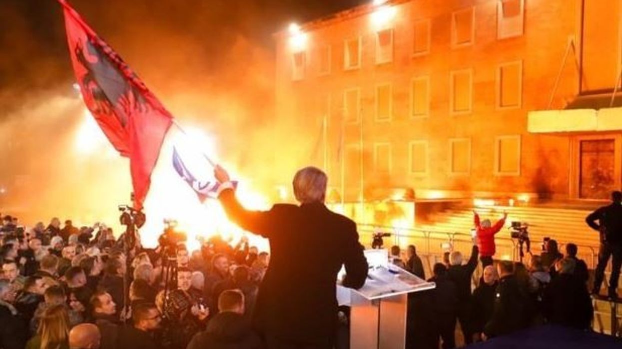 Sot protesta e opozitës para Kryeministrisë, rrugët që bllokohen Sot protesta e opozitës para Kryeministrisë, rrugët që bllokohen