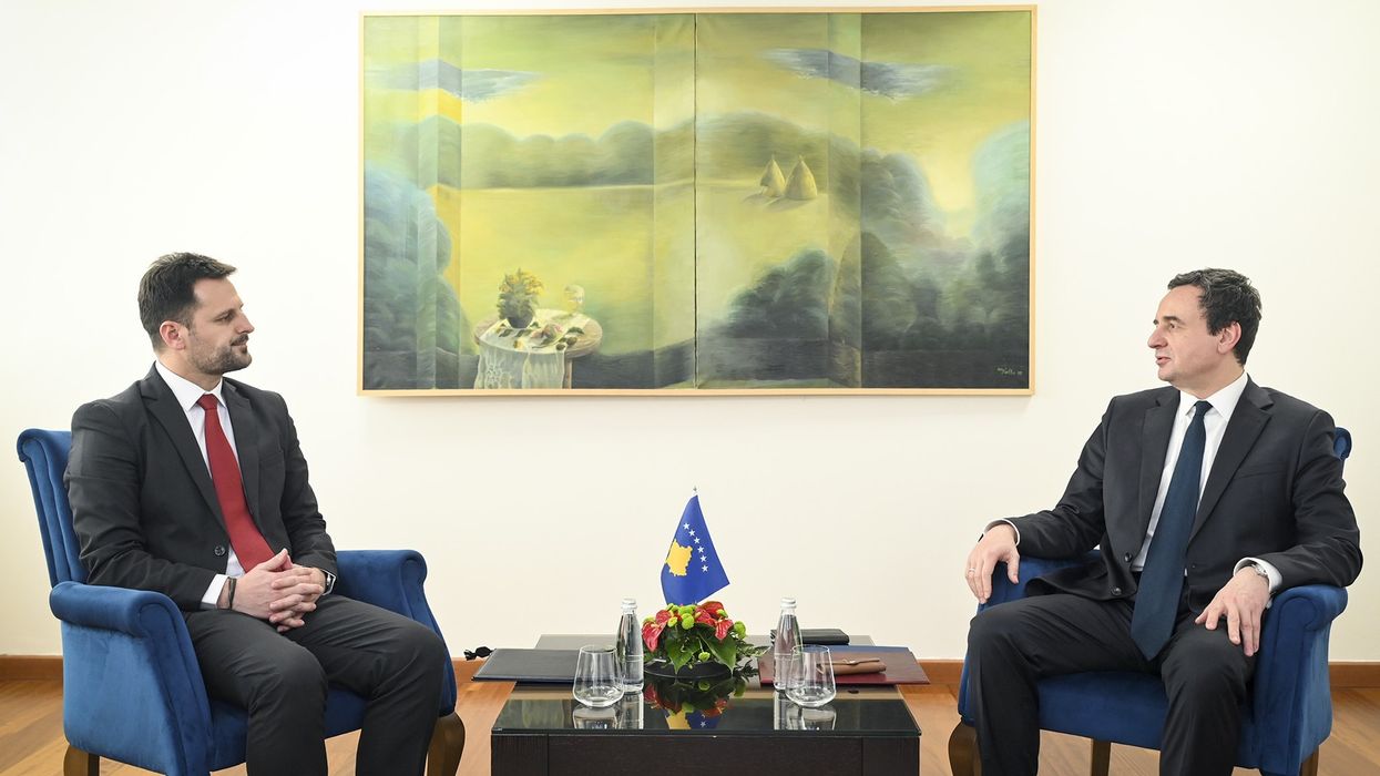 Kurti emëron Genc Nimonin zëvendësministër të parë të Drejtësisë Kurti emëron Genc Nimonin zëvendësministër të parë të Drejtësisë